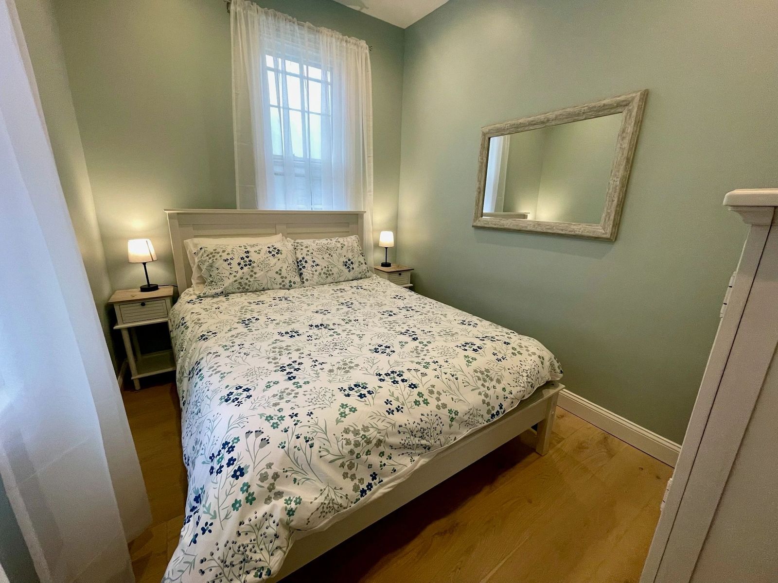 Queen Bedroom 2nd floor